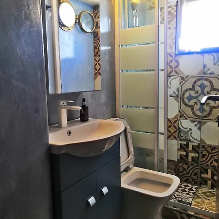House In With An Amazing Sea View Vakantiehuis
